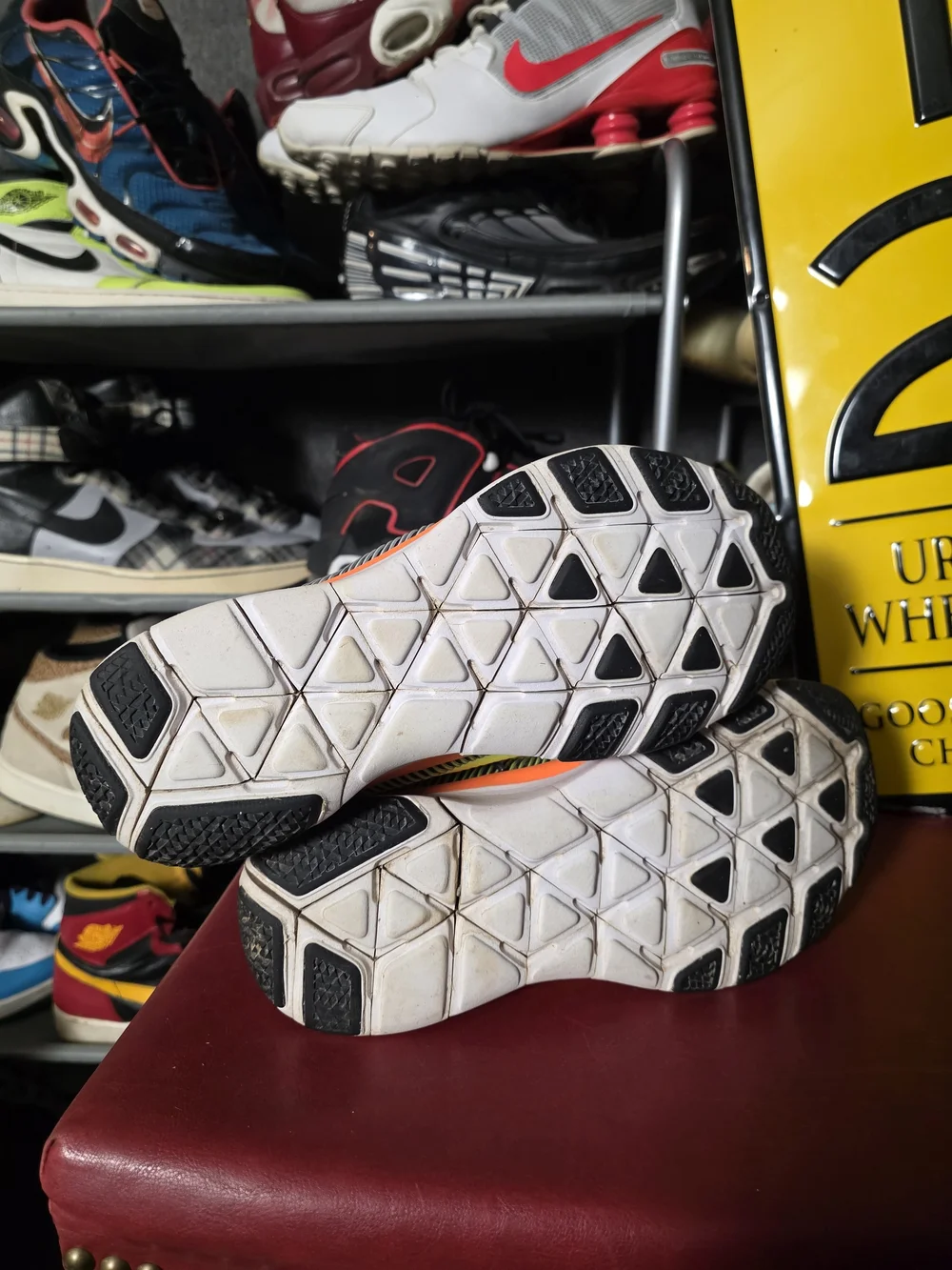 🔥 Nike Men's Free Black Neon Yellow Orange Running Sneakers Size 9.5 - Picture 8 of 9